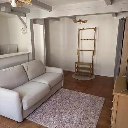 Au Coeur D'un Village Paisible